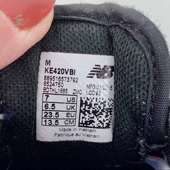 New Balance Athletic Shoes sz 7(baby) - Picture 7 of 9